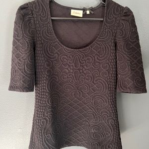 Deletta Anthropologie Black Polyester Baroque Pattern Elbow Sleeve Top Medium